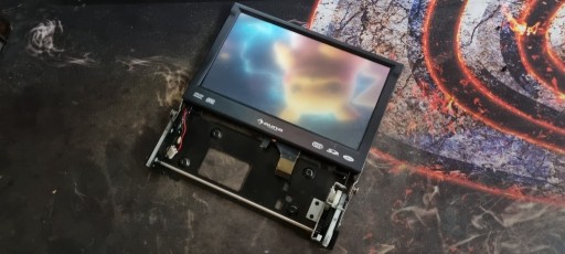 Zdjęcie oferty: Matryca LCD radia samochodowego AUNA + gratisy