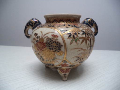 Zdjęcie oferty: Chiński wazonik porcelanowy