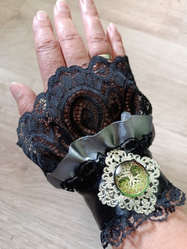 Zdjęcie oferty: Bransoletka-mankiet z koronką w stylu bocho