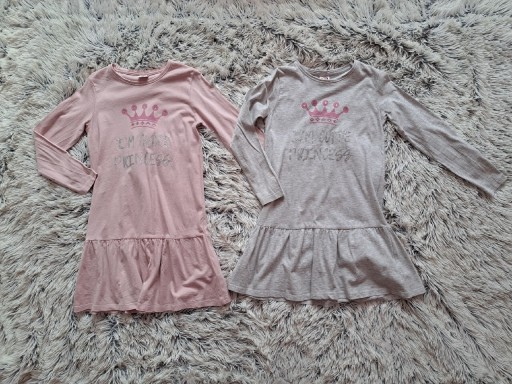 Zdjęcie oferty: Dwie sukienki korona 122 txm różowa szara