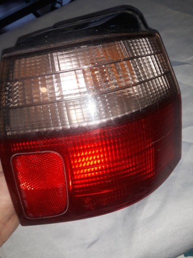 Zdjęcie oferty: Lampa tylna P Mitsubishi Galant Kombi VIII 97-03