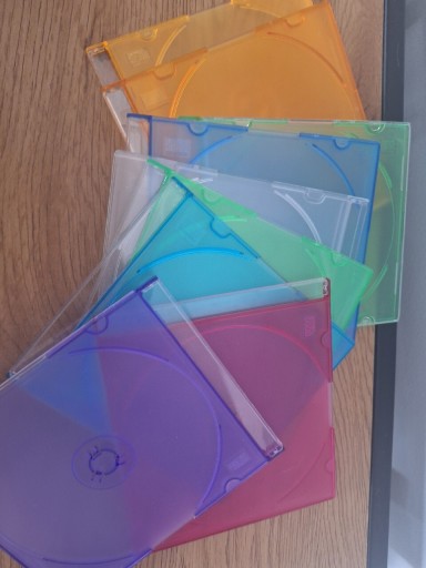 Zdjęcie oferty: 28 pudelek na CD/DVD slimy rozne kolory