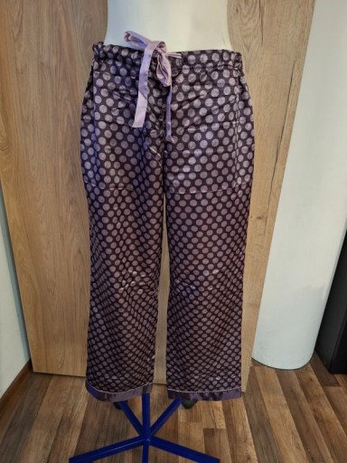 Zdjęcie oferty: spodnie od piżamy satynowe fiolet 42