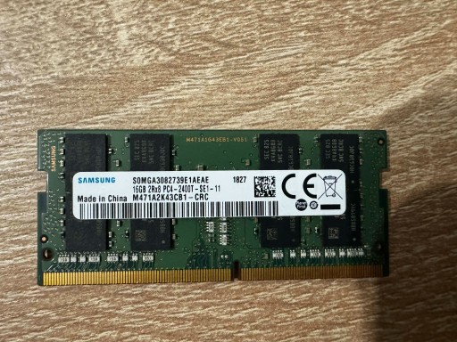 Zdjęcie oferty: PAMIĘĆ RAM SAMSUNG 16GB DDR4 2400MHZ CL17 M471A2K43CB1-CRC