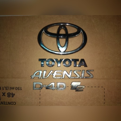 Zdjęcie oferty: Toyota Avensis II T25 Znaczki Tylnej Klapy 