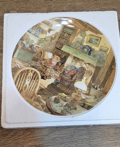 Zdjęcie oferty: WEDGWOOD Talerz w pudełku FIRESIDE TALAES