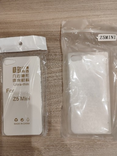 Zdjęcie oferty: Etui silikonowe do telefonu Sony Xperia Z5 mini 