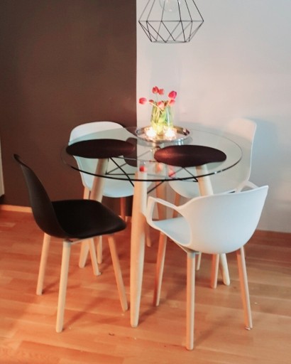 Zdjęcie oferty: Zestaw krzeseł w stylu skandynawskim 5 sztuk
