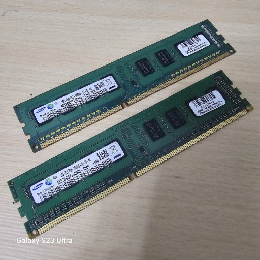 Zdjęcie oferty: Pamięć RAM DDR3 2GB SAMSUNG PC3-10600U M378B5773DH0 1.5V CL11 DIMM