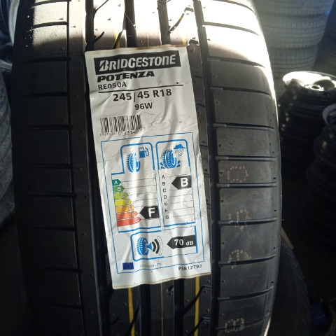 Zdjęcie oferty: opona Bridgestone 245x45x18 letnia