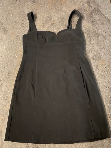 Zdjęcie oferty: Czarna sukienka włoskiej firmy PINKO rozm.42