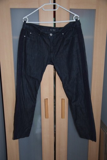 Zdjęcie oferty: Jeansowe spodnie Armani Jeans 31 lampasy L