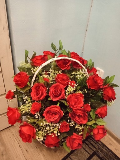 Zdjęcie oferty: Róże czerwone w  koszu idealne na prezent 