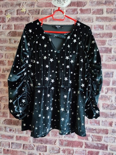 Zdjęcie oferty: Bluza czarna w gwiazdy welurowa ezoteryczny strój 