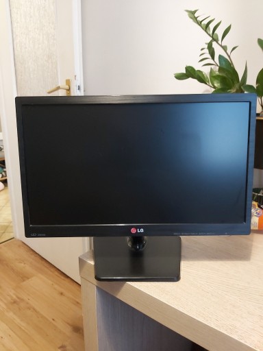 Zdjęcie oferty: Monitor LG led model 20EN33 