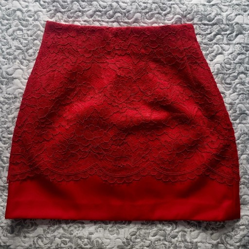 Zdjęcie oferty: Spódnica czerwona H&M 40 L koronkowa