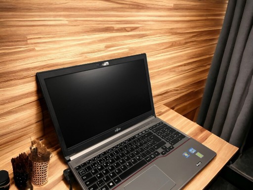 Zdjęcie oferty: Laptop Fujitsu Lifebook E753 - i5 Świetny! OKAZJA