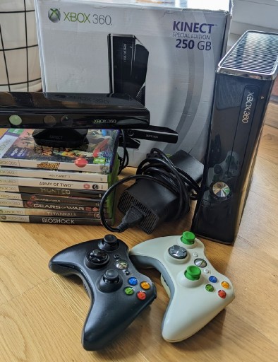 Zdjęcie oferty: XBOX 360 250GB kinect 2 pady 31 gier sprawny