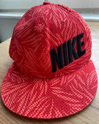 Zdjęcie oferty: Sprzedam czapkę z daszkiem Nike