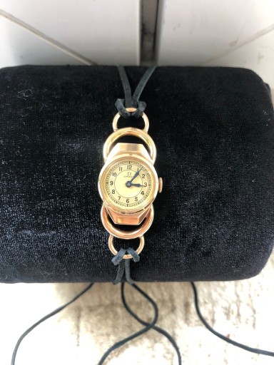 Zdjęcie oferty: Złoty Zegarek damski Omega/ lata 30- te