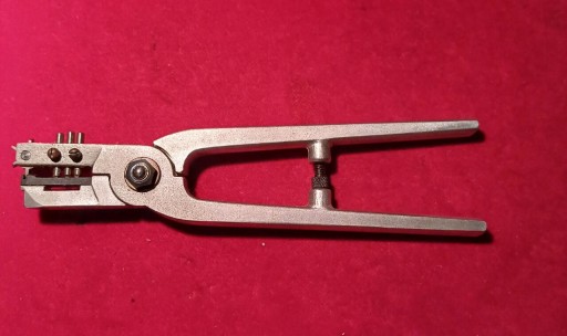 Zdjęcie oferty: Dziurkacz sprężyn, narzędzie zegarmistrzowskie,  Bergeon no. 30539, Swiss