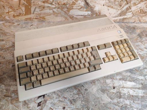 Zdjęcie oferty: RETRO KOMPUTER COMMODORE AMIGA 500 #4 