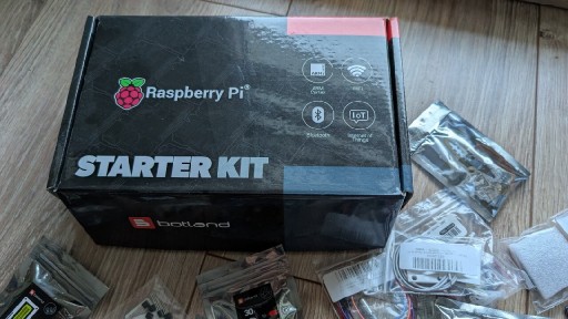 Zdjęcie oferty: Zestaw prototypowy dla Raspberry Pi nowy Starter Kit 21 elementów 