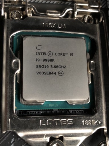 Zdjęcie oferty: Procesor Intel i9-9900k 8C/16T