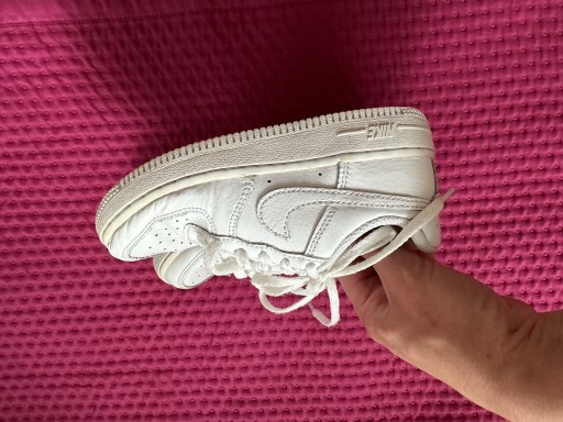 Zdjęcie oferty: Nike 28 buty chłopięce białe Logo sneakersy