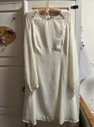Zdjęcie oferty: Sukienka beżowa kremowa na lato Asos Curve EU 46
