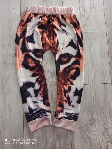 Zdjęcie oferty: Fajne pumy spodnie lato tygrysie 98 cm