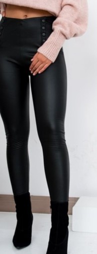 Zdjęcie oferty: Czarne ocieplane  woskowane legginsy