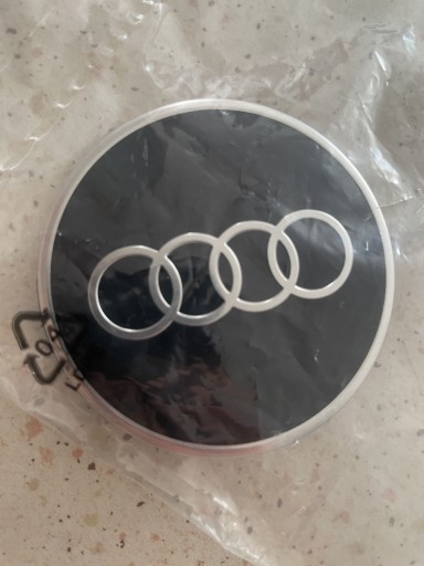 Zdjęcie oferty: Dekielek Audi OE 61 mm Audi 81A601170A oryginalne