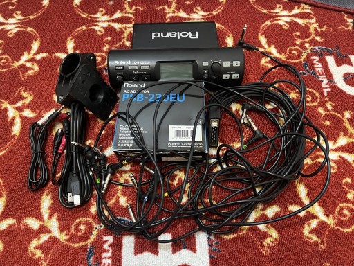 Zdjęcie oferty: Moduł Roland TD4, z kablami, zasilaczem i uchwytem