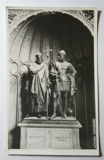 Zdjęcie oferty: POZNAŃ katedra posąg Bolesława Chrobrego 