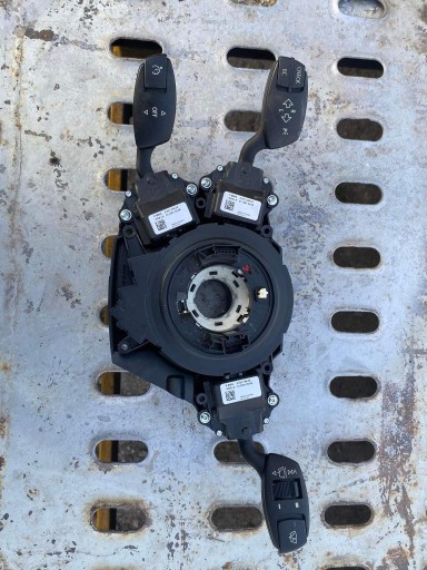 Zdjęcie oferty: Pająk włącznik wycieraczek BMW E60/61 przedlift 