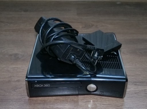 Zdjęcie oferty: Xbox 360 Slim RGH 3.0 + dysk gry + zasilacz po spa