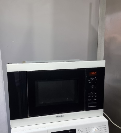 Zdjęcie oferty: Kuchenka mikrofalowa do zab. Miele, GRILL, 800W