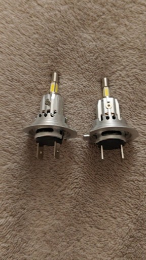 Zdjęcie oferty: Żarówki LED H4 9V-32V CANBUS 2szt Nowość 2x8000lm