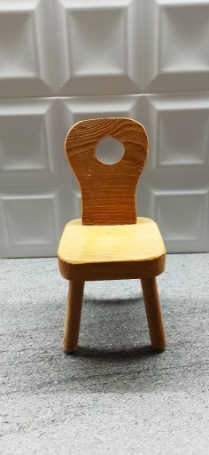 Zdjęcie oferty: Krzesło drewniane krzesełko miniaturowe dekoracja