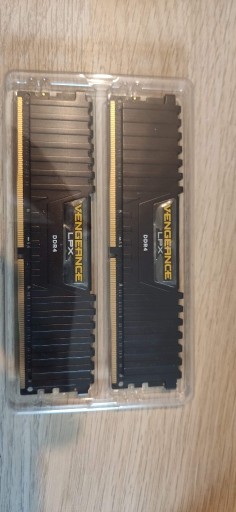 Zdjęcie oferty: Corsair Vengeance LPX, DDR4, 2x8GB 16 GB, 3000MHz