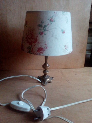 Zdjęcie oferty: Lampka na biurko stolik itp. mosiądz sprawna 
