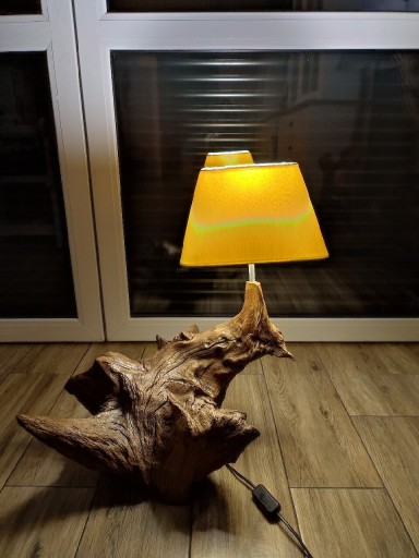 Zdjęcie oferty: Lampa stołowa z korzenia do salonu 