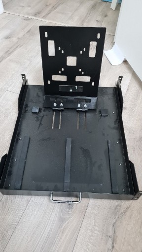 Zdjęcie oferty: Szuflada na monitor serwer rack 19" OKAZJA