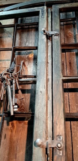 Zdjęcie oferty: Stare drewniane okno.