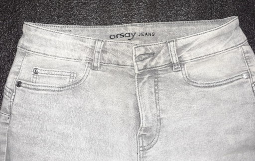 Zdjęcie oferty: Jasnoszare jeansy 7/8 z przetarciami ORSAY 34/XS