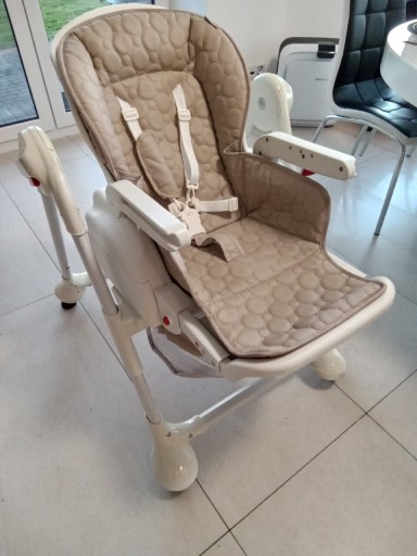 Zdjęcie oferty: Krzesełko do karmienia Coto Baby kolor beżowy