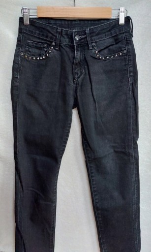 Zdjęcie oferty: Czarne jeansowe spodnie z ćwiekami