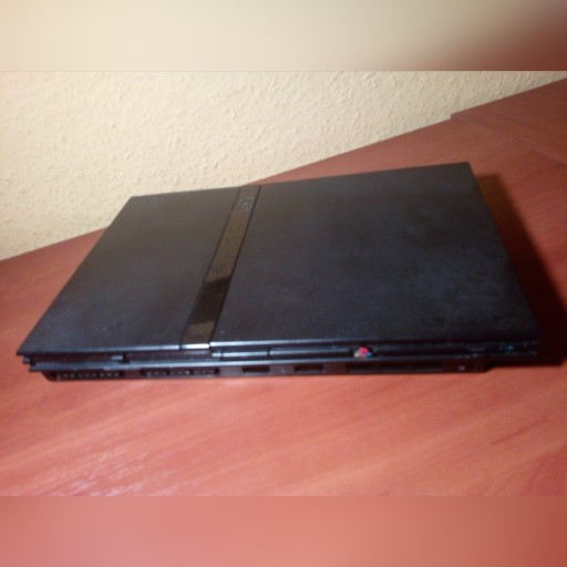 Zdjęcie oferty: konsola PS2 slim przerobiona + dodatki