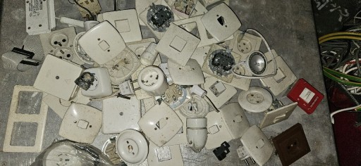 Zdjęcie oferty: Gniazdka włączniki oświetlenia 